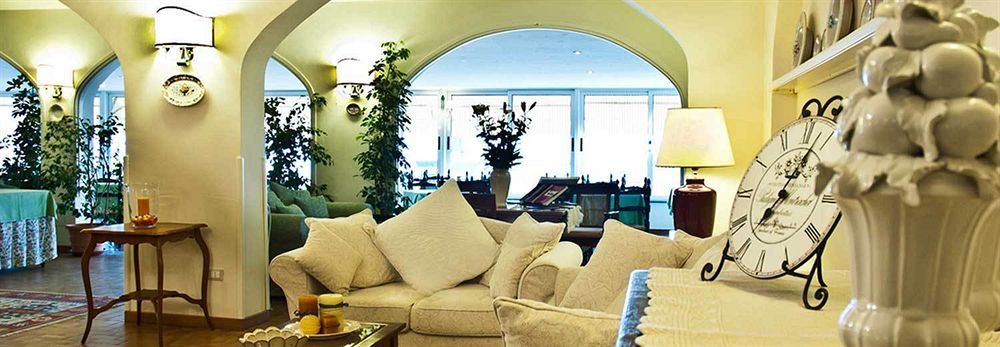 Hotel Acquasanta Terracina Exterior photo