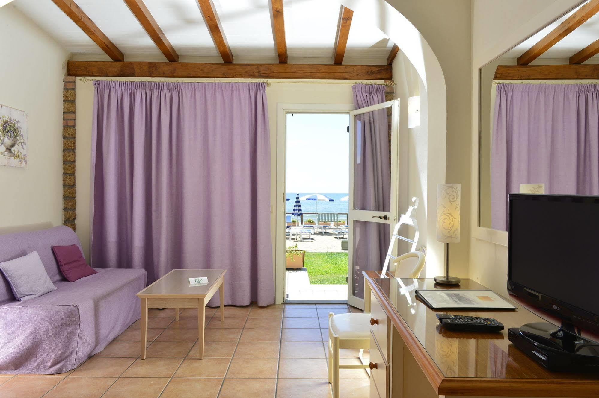 Hotel Acquasanta Terracina Exterior photo