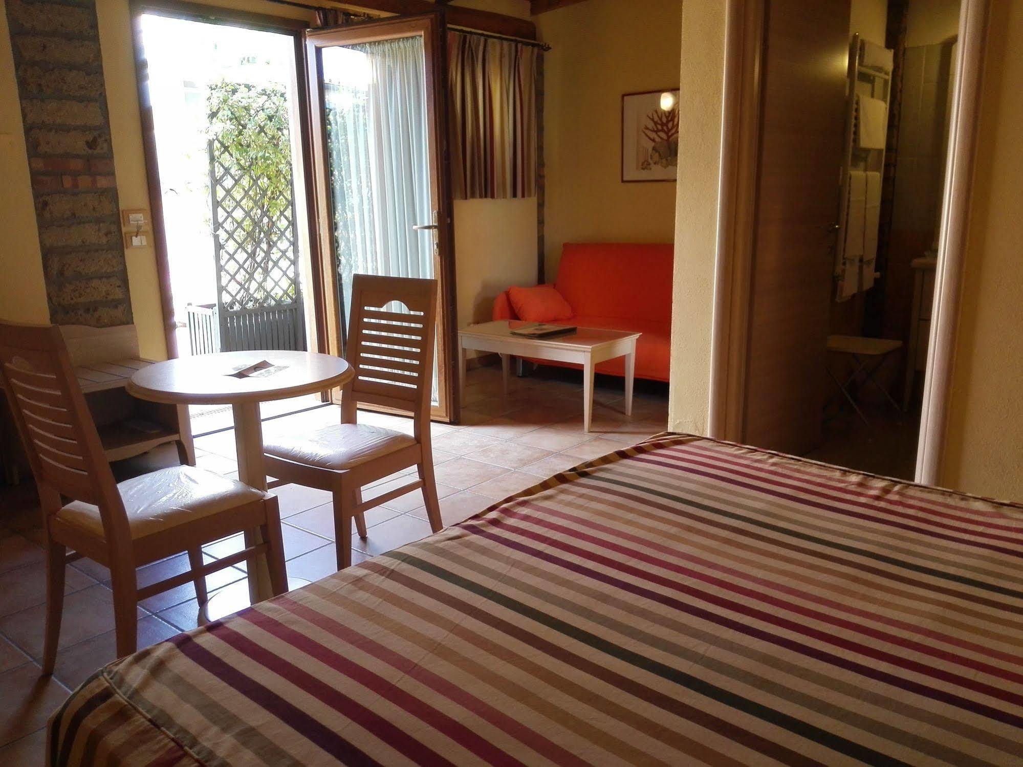 Hotel Acquasanta Terracina Exterior photo
